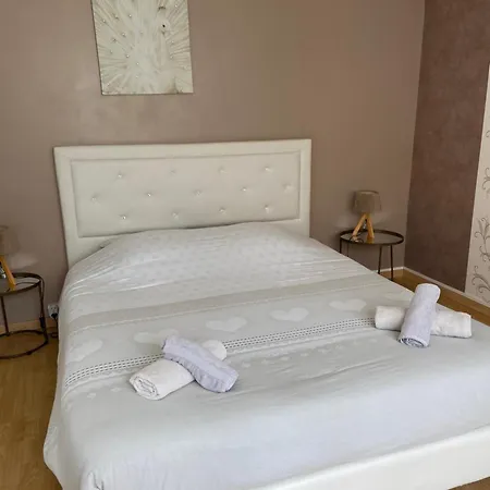 De L Enclose Bed & Breakfast