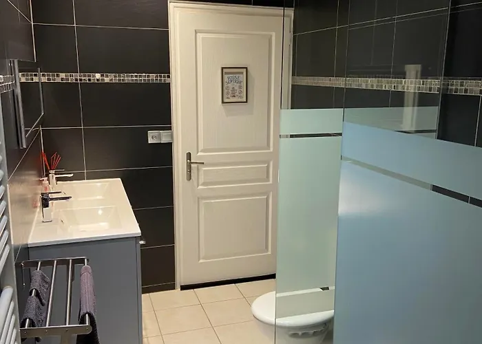 Bed & Breakfast De L Enclose 3*