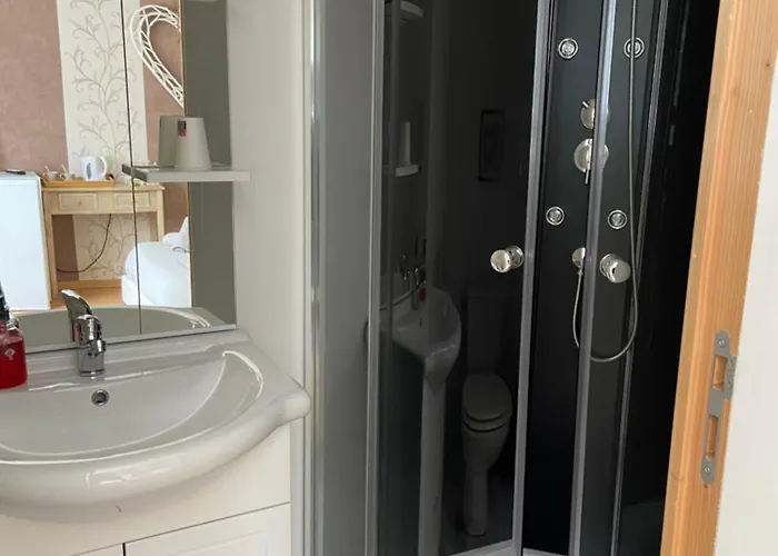 De L Enclose Bed & Breakfast